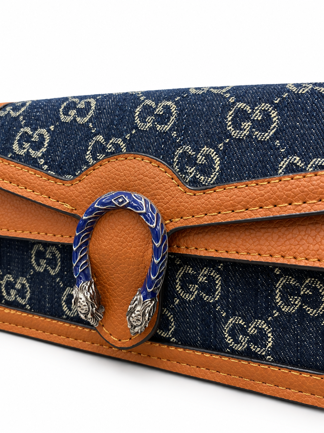 Gucci Dionysus Super Mini Shoulder Bag
